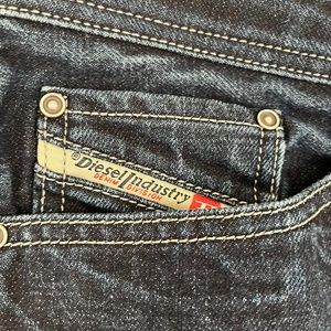 Diesel Industry Men's straight leg low rise denim  33W x 32L